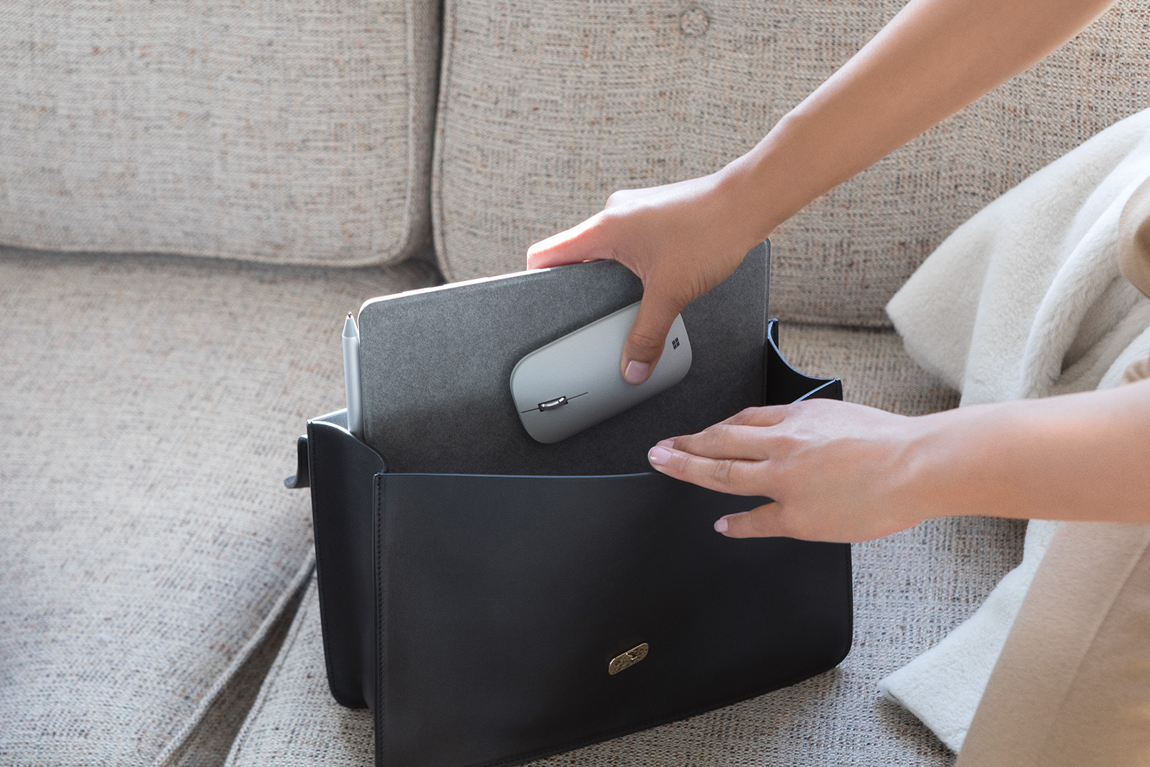 Microsoft Surface Go to nowy tablet z serii Microsoft Surface, stworzony jako alternatywa dla IPada od firmy Apple