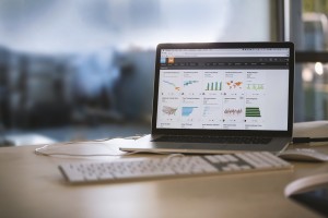 Każdy, kto śledzi rynek laptopów powinien zauważyć trend producentów oscylujący wokoło wprowadzania do sprzedaży unowocześnionych wersji swojego sprzętu